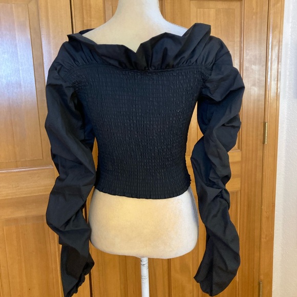 NWT, Lavishly Paris Women’s Off Shoulder Ruffle Trim Black Blouse. - Picture 14 of 16